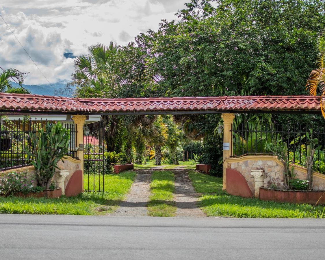 Linda Casa De Verano Con Amplias Zonas Verdes San Isidro De El General Exterior photo